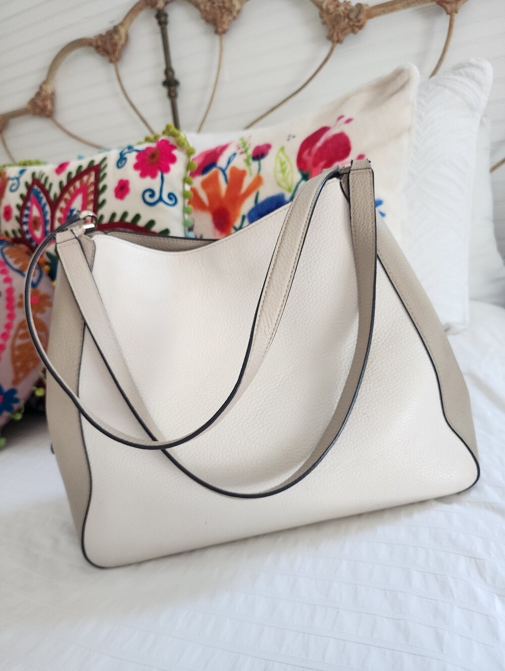 Kate SPADE Beautiful Neutral Shoulder Bag!👜🩵